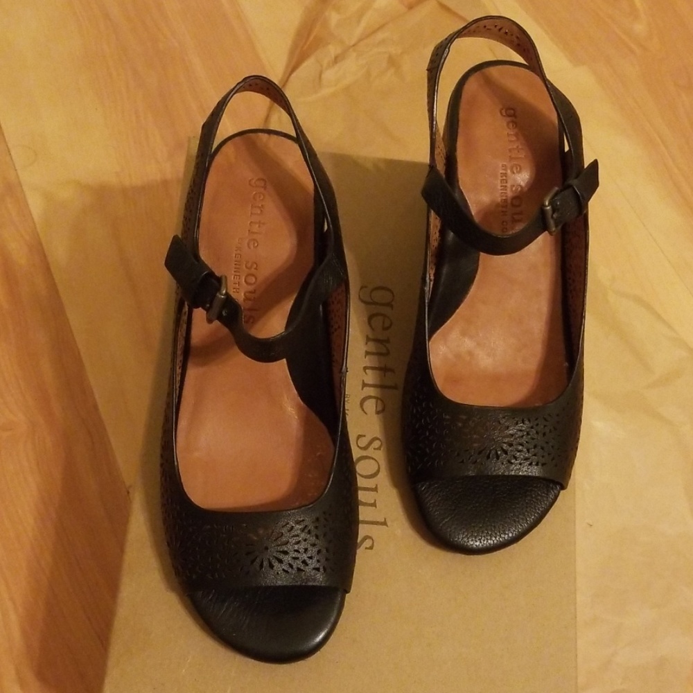 gentle souls brand new size 7.5, black